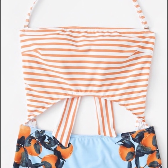 FABULOUS SWIMSUIT - Picture 4 of 7